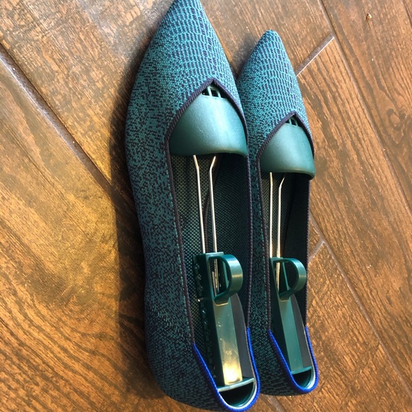 Rothy’s size 12.5 Spruce python points - Picture 2 of 3